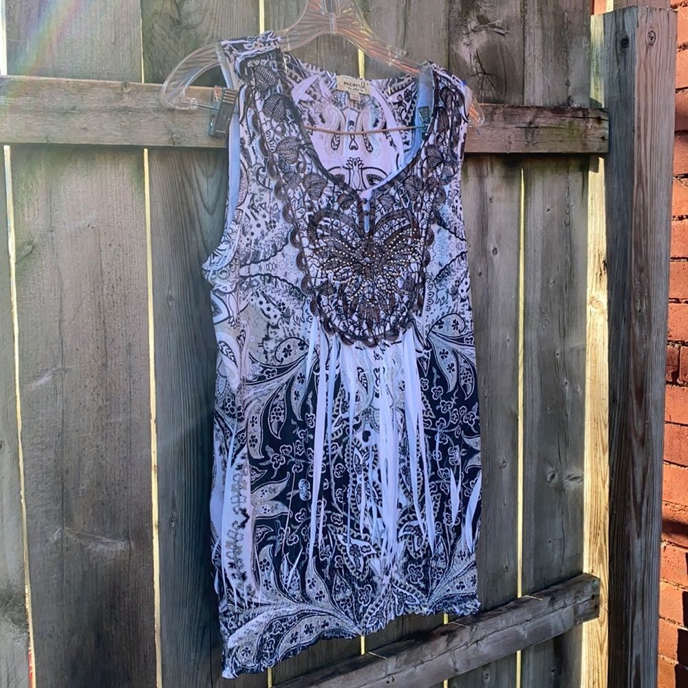 One world bedazzled top sz. S